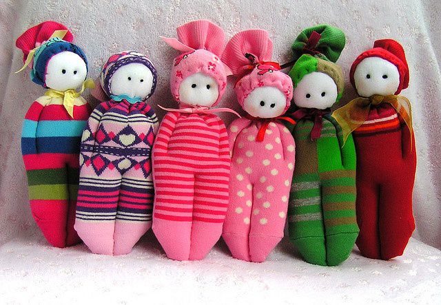 цветные куклы из носков 