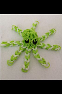 осьминок зеленый с белым из резиночек 