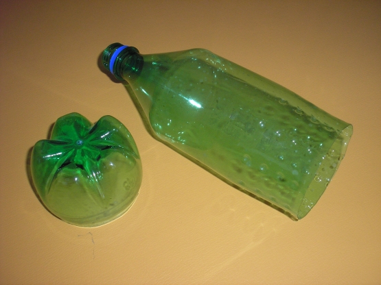 Зимние елочки из пластиковых бутылок