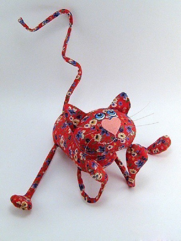 Кошка-брошка: вышиваем бисером голубоглазую сиамскую красавицу